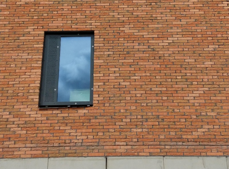 Barry wordt opgesloten in de gevangenis van Haren.