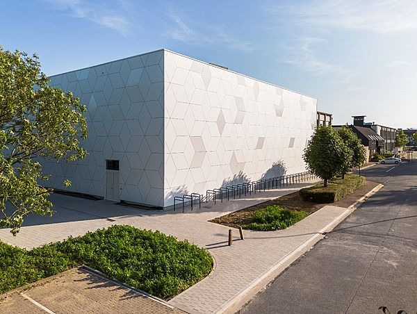 Gevelbekleding in Trespa met onzichtbare bevestiging