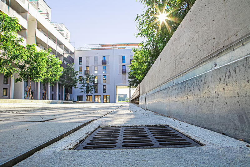 Realisatie pleinproject - Aco Drain