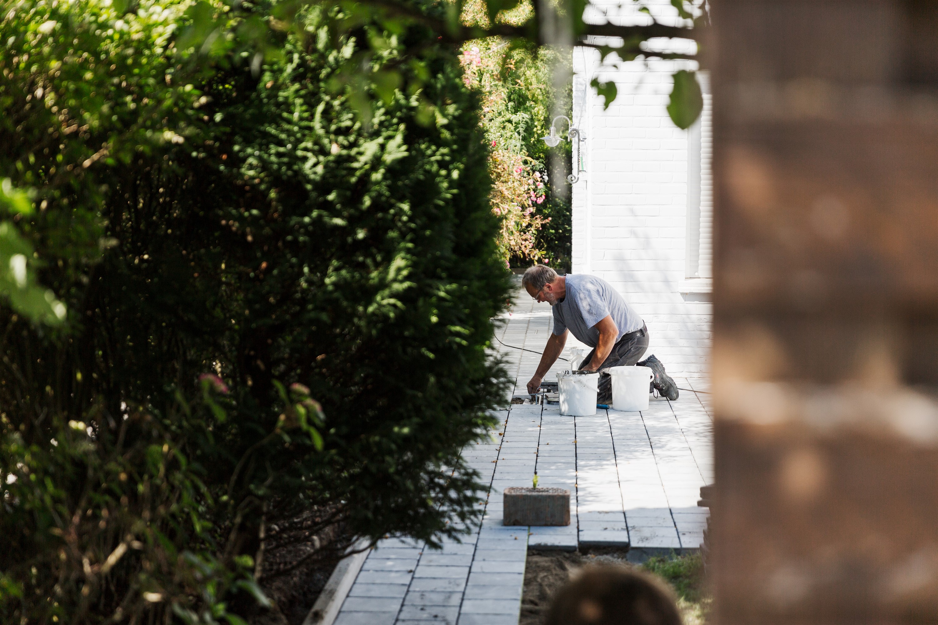 terras aanleggen tegels